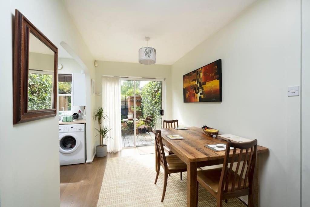 Victoria Park 2 Bedroom House W/ Garden & Parking London Exterior foto