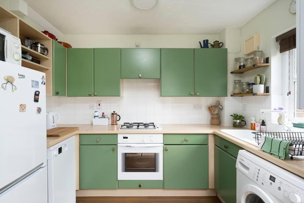 Victoria Park 2 Bedroom House W/ Garden & Parking London Exterior foto