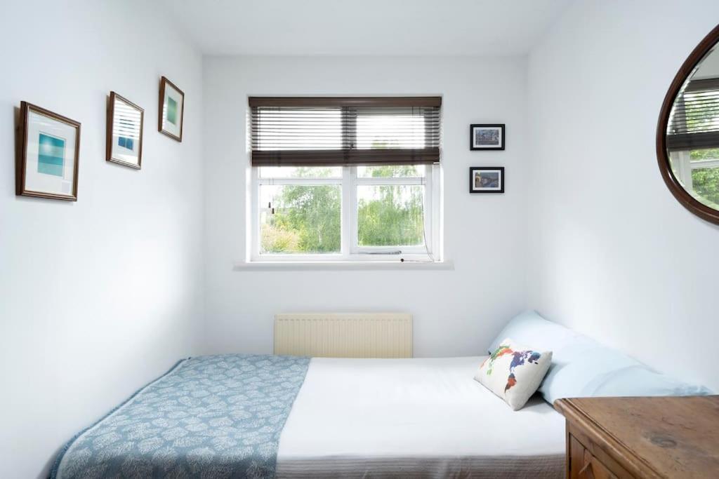 Victoria Park 2 Bedroom House W/ Garden & Parking London Exterior foto