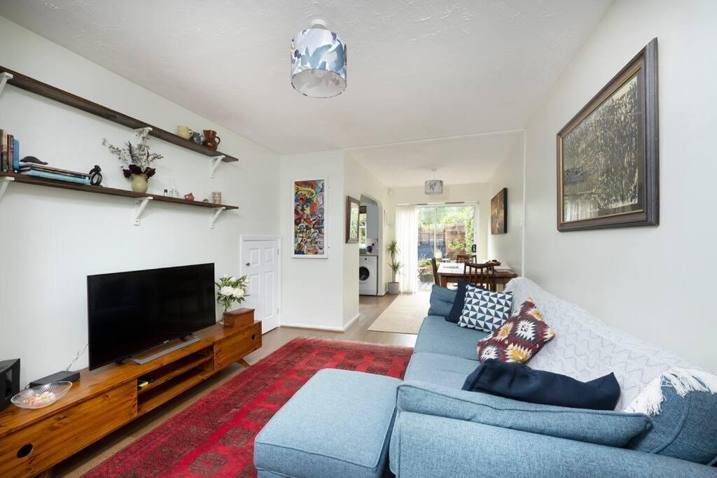 Victoria Park 2 Bedroom House W/ Garden & Parking London Exterior foto